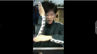 抖音网红吃瓜刘辉视频,网红吃瓜达人刘辉抖音视频揭秘娱乐圈幕后真相